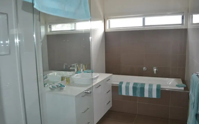Waterview- Stoneleigh at Yarra