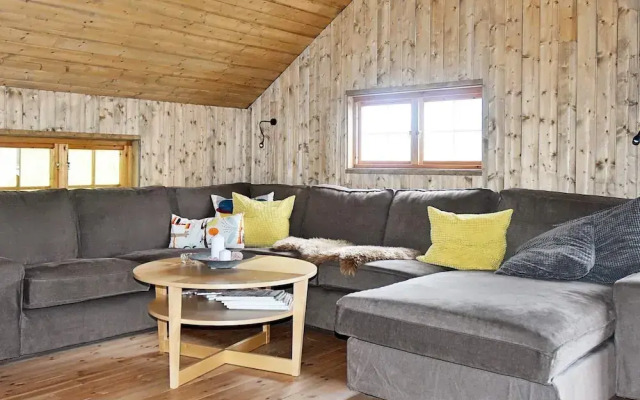 8 Person Holiday Home in Lesund