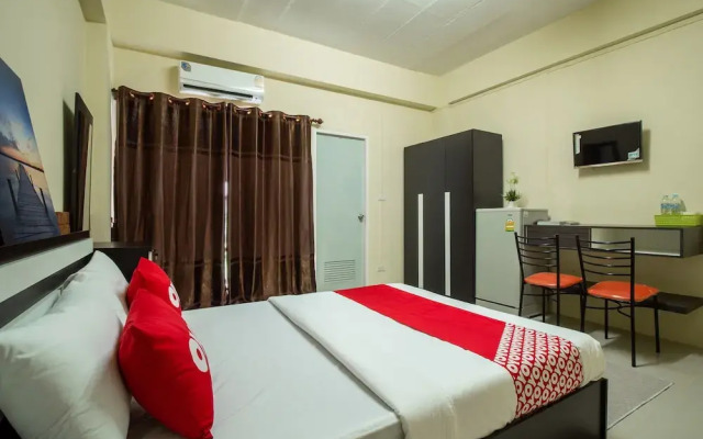 OYO 1047 EK Residence Banchang City