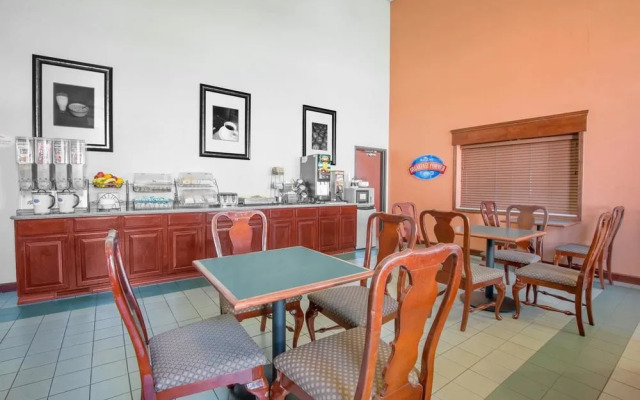 Baymont by Wyndham Boston Heights/Hudson