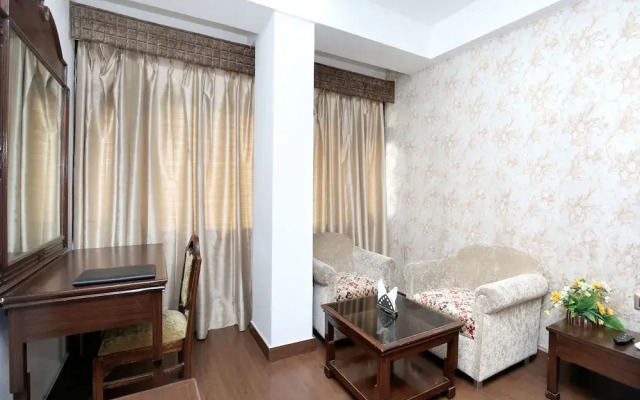 Capital O 5440 Hotel Le Monarque