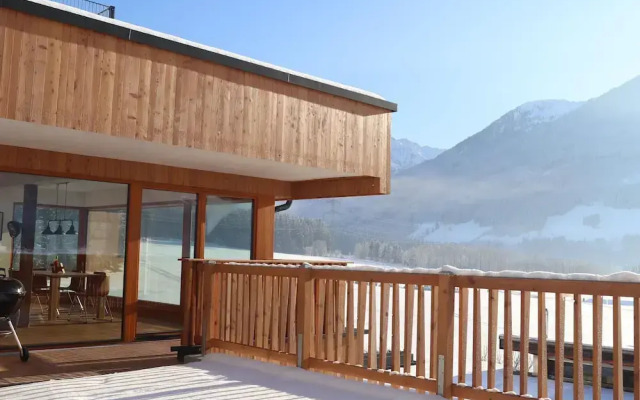 Exclusive Chalet With Sauna and Glacier View