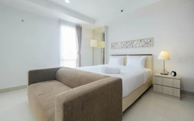 Luxury Studio Room at Azalea Suites Apartment