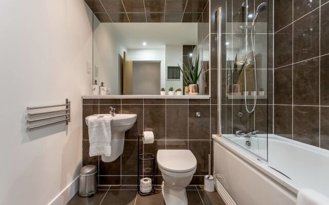 Chic Merchant City Apt. w/ Balcony