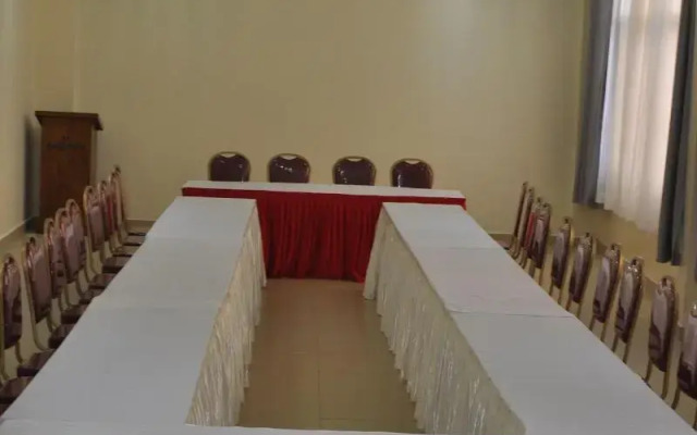 Peaks Hotel Limited
