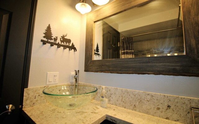 Mammoth S #109 2 Bedroom Condo