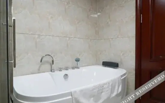 New World Hotel