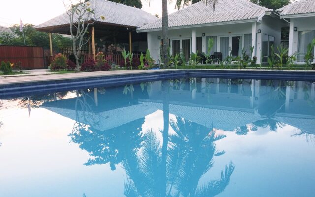 Lombok Holiday Hotel