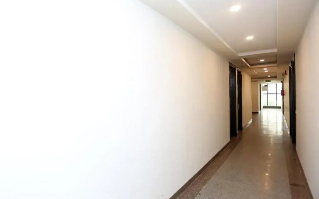 Hotel Azad Square by Oyo Rooms