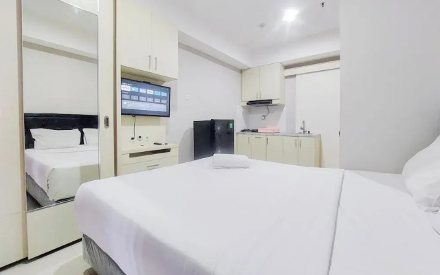 Comfy And Modern Studio Room The Ayoma Apartment
