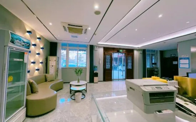 7 Days Premium Hotel (Luohe Shenzhou Bird Garden Heshang Street Ancient Town) – Lobby – Luohe