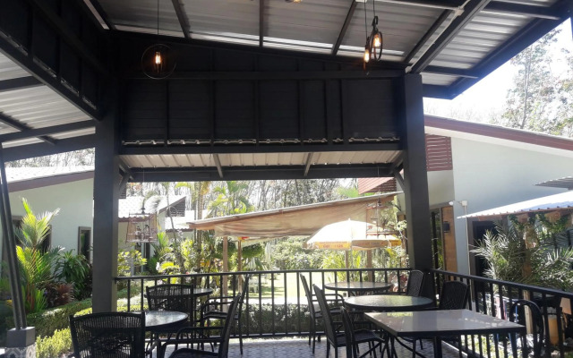 Phuket Sirinapha Resort