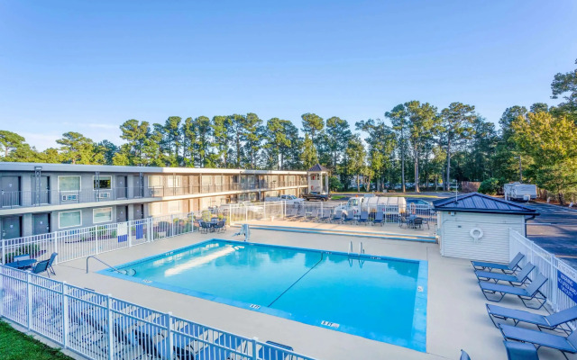 Days Inn by Wyndham Wilmington / University