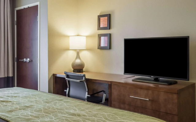 Comfort Inn & Suites Avera Southwest