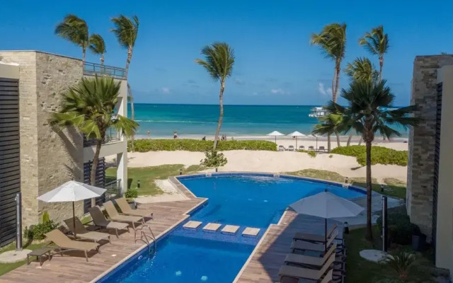 Beach Condo w Sea View B-201 Costa Atlantica