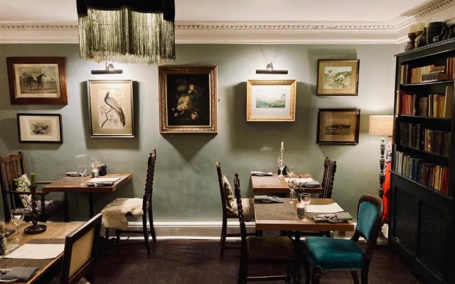 Bridge House Hotel