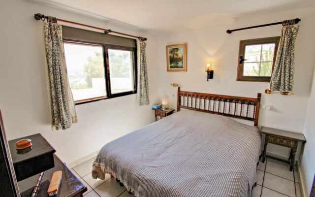 David - holiday bungalow with pool in Teulada