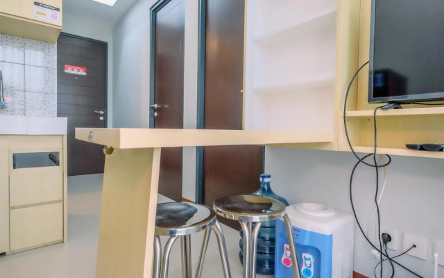 Comfort And Cozy 2Br Royal Heights Apartment