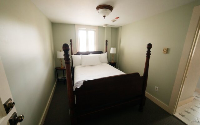 The General Stanton Inn