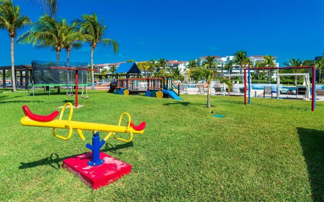 Z Casa Marea 2 Bedroom Condo by Redawning