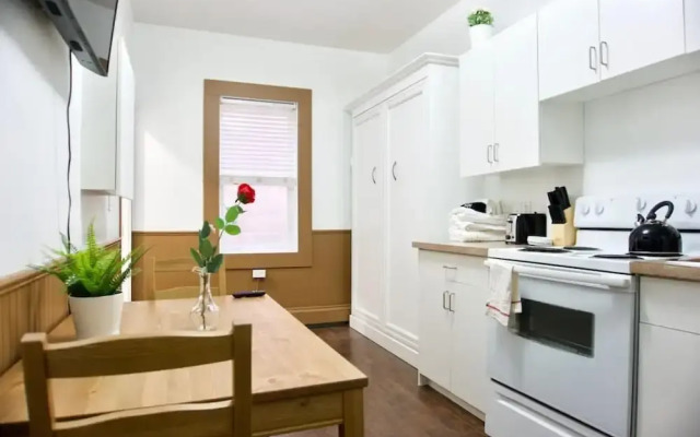 Affordable Apartment w Parking Location Coffee