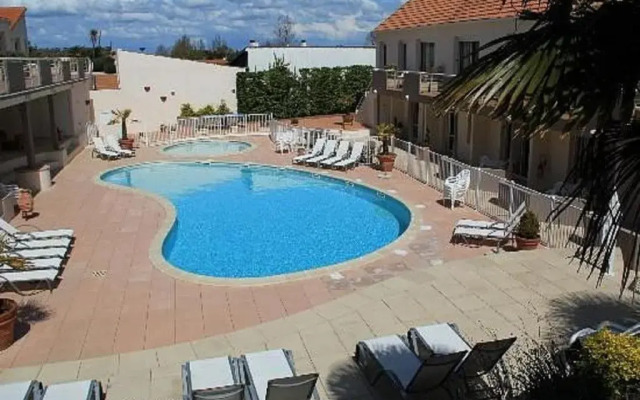 LOGEMENT T2 PMR piscine Privée 400m de la Plage