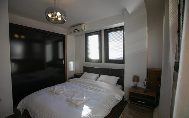 Stunning city view apt & parking space at Old town