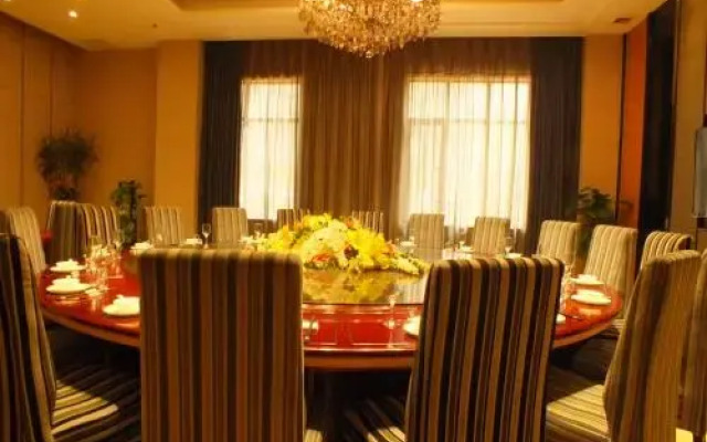 Xiangyang Huayi Hotel