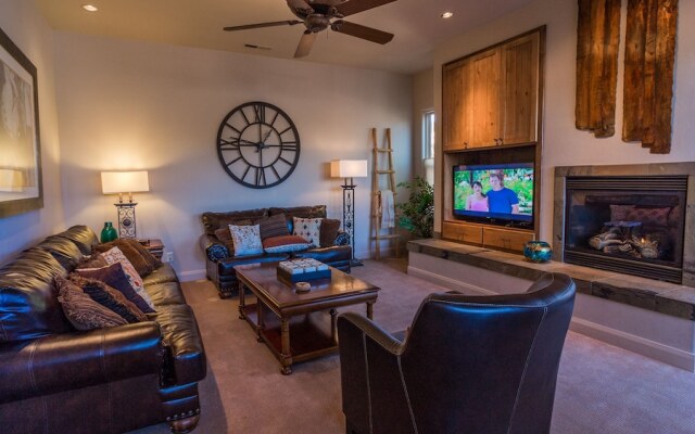 Lava Falls at Entrada Vacation Rentals