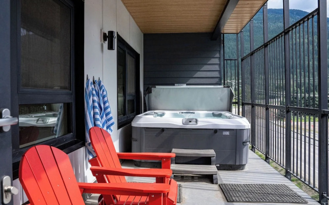 The Grizzly Basin by Revelstoke Vacation