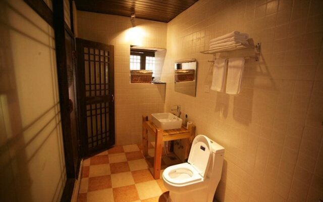 Lijiang Jian Ai Hostel