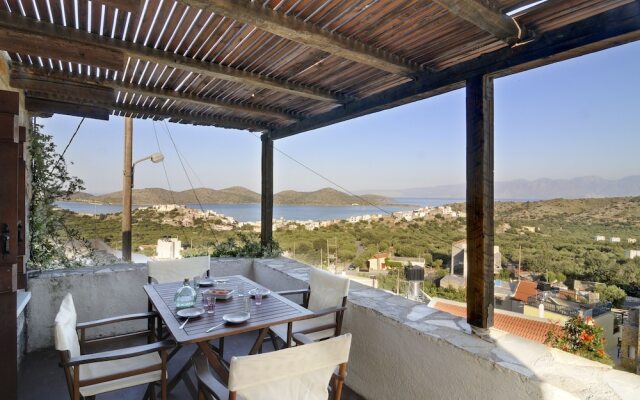 Elounda Traditional Art Suites