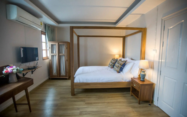 Vera Nidhra - Self check-in after 6pm