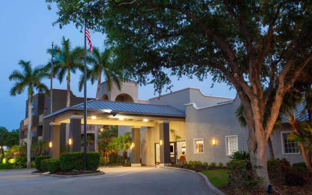 La Quinta Inn & Suites by Wyndham Ft. Myers-Sanibel Gateway