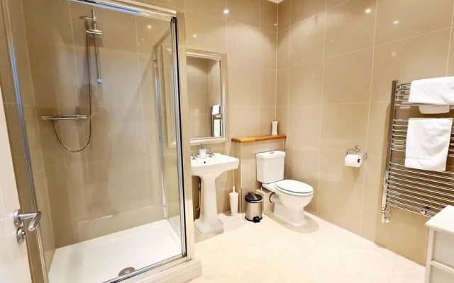 Seas the Day - Luxury Beach Apartment - Sleeps 4