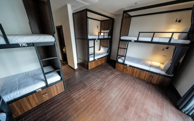 Mad Monkey Hanoi - Hostel