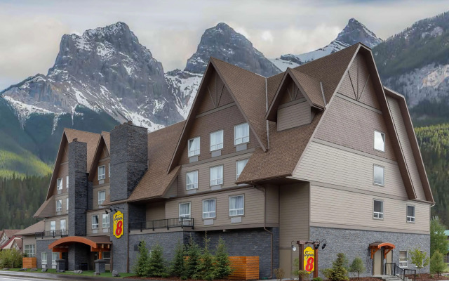 Super 8 by Wyndham Canmore