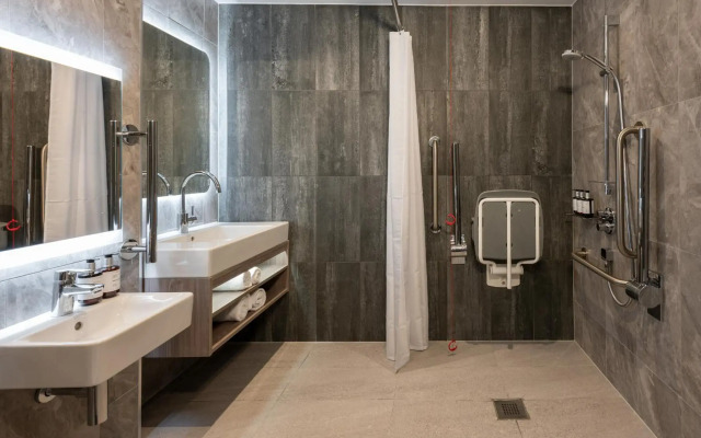 voco Edinburgh-Haymarket by IHG