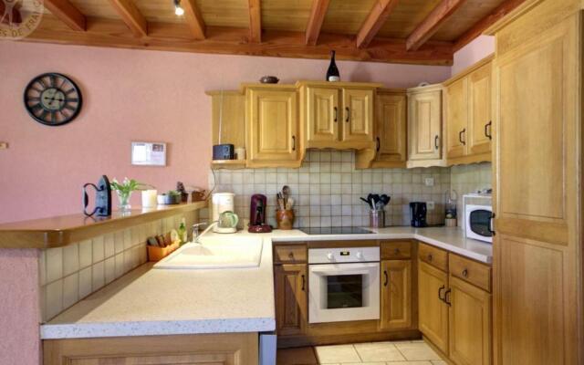 Gîte Saint-Romain-d'Urfé, 5 pièces, 9 personnes - FR-1-496-36