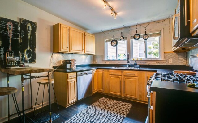 Germantown 3br/2ba Near Downtown by Domio