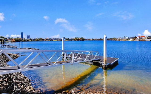 Kozyguru | Mermaid Waters | Waterfront With Private Jetty