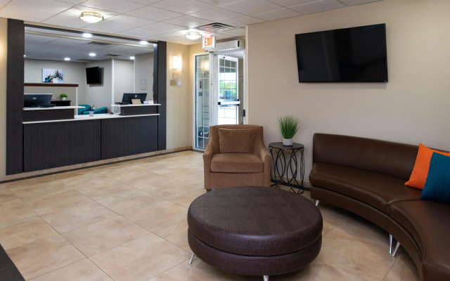Candlewood Suites Olathe by IHG