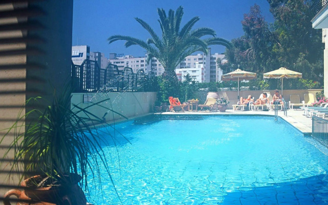 Chrielka Hotel Apartments