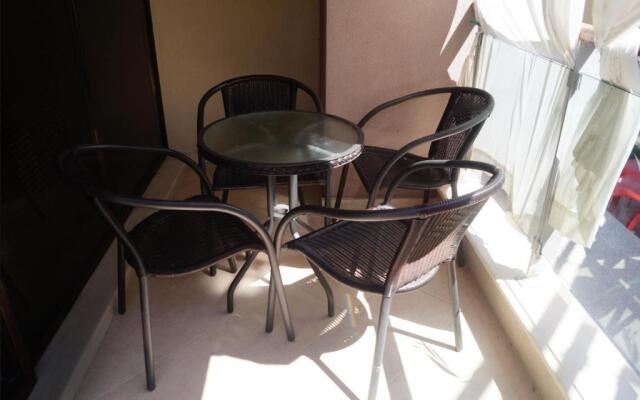 Apartment Sand Lilies