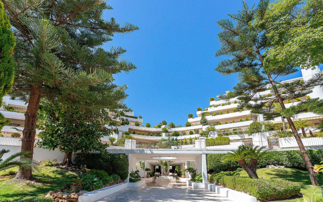 Genteel Home Las Lomas de Marbella Club