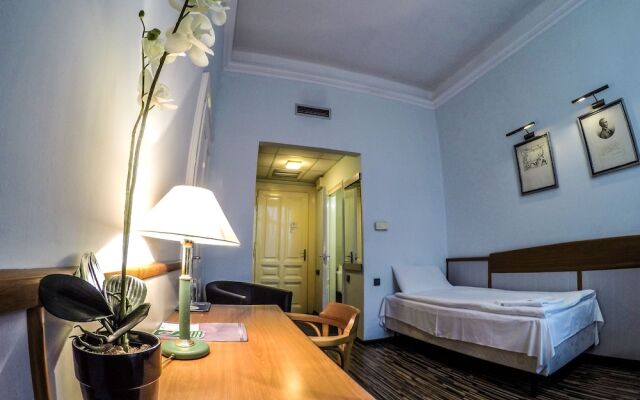 Korona Hotel