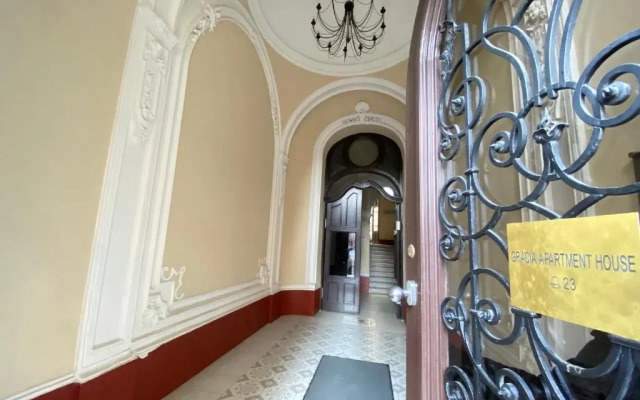 Gracia Apartment House