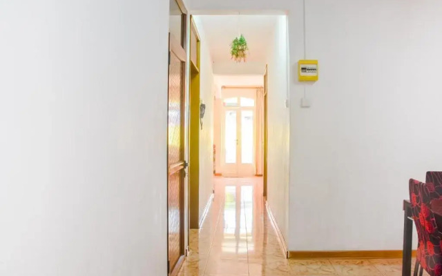 La Caverna House