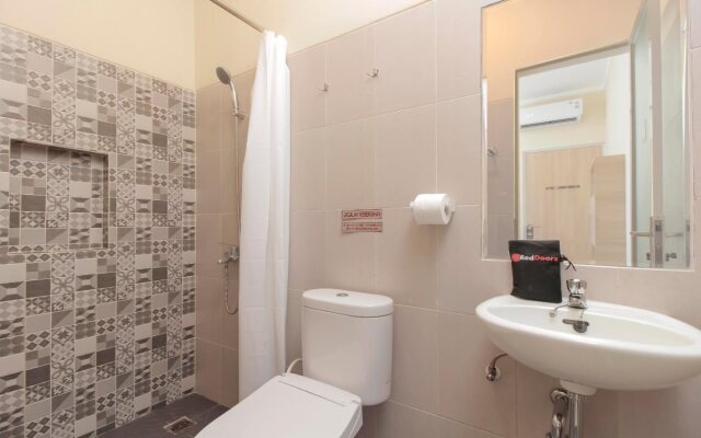 RedDoorz near Soekarno Hatta Airport