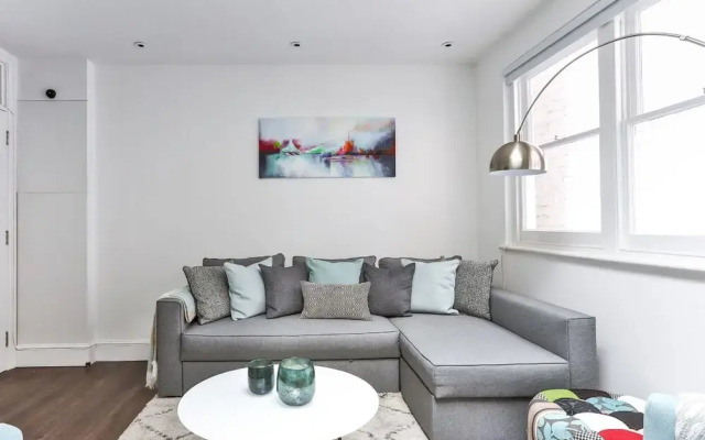 Durweston Mews